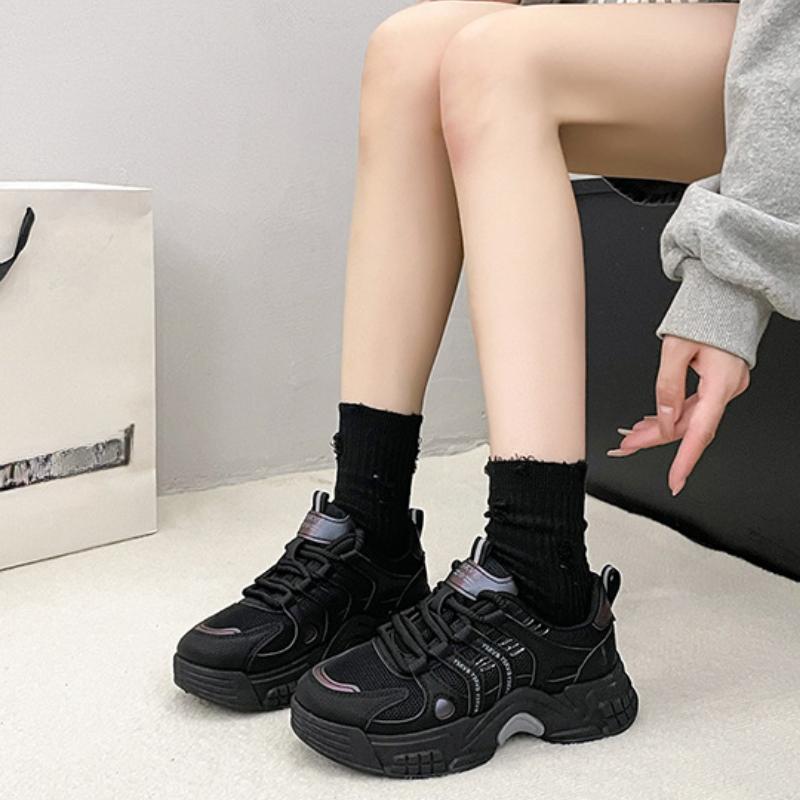 Thick Soled Color Blocked Sports Shoes 2024 New Versatile and Trendy Casual Flat Bottom Anti Slip Vulcanized Shoes for Daily Use