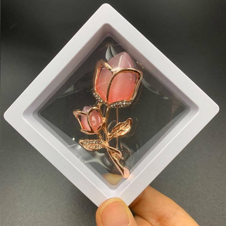 

Высококачественная корейская брошь-корсет в виде бабочки с жемчугом и стразами в подарочной коробке