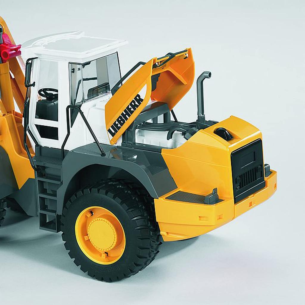 Bruder LH Road Loader L574 BR02430