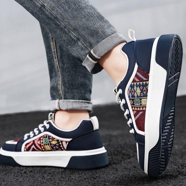 2025 Spring Men's New Casual Trendy Board Shoes Fashionable and Versatile Thick Bottom Sports