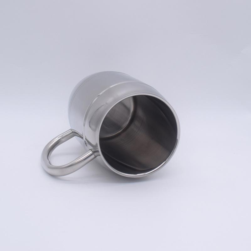 Bicchiere da birra in acciaio inossidabile Tazza da caffè a doppio strato termoisolata con manico Tazza di grande capacità Tazza a pancia larga Tazza tamburo per l'acqua Bicchiere da vino