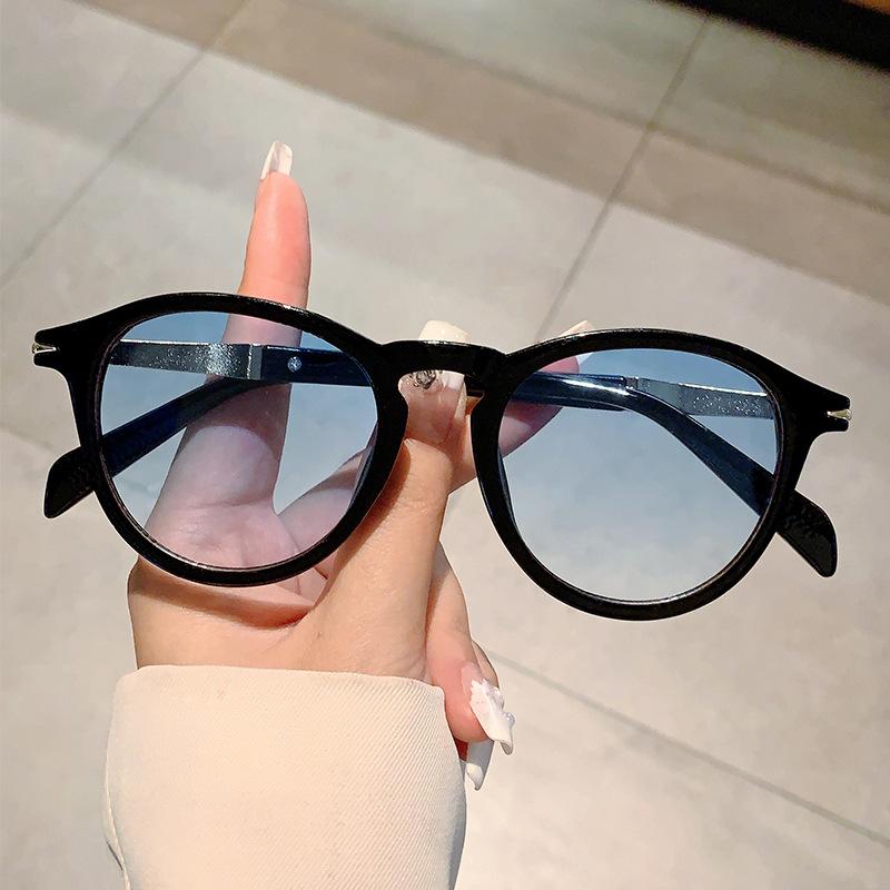 Classic Vintage Rivet Sunglasses Women For Men Sun Glasses Luxury Brand Designer Punk Popular Travel Driving Leopard Eyeglasses