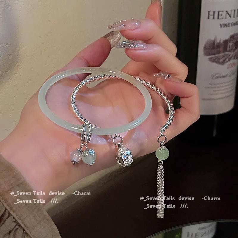 Korean-Style Versatile Pearl Bracelet for Women: Light Luxury, Exquisite, High-End Feel, Popular Beaded Bangle, Elegant Hand Jewelry.