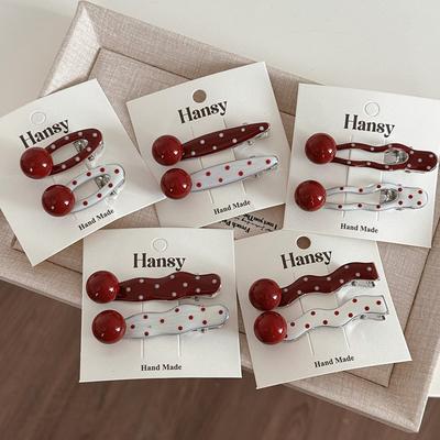 2 unidades grampo de cabelo vermelho com bolinhas vermelhas e brancas tipo bico de pato para menina versátil para franja acessório de cabelo para cabelo curto
