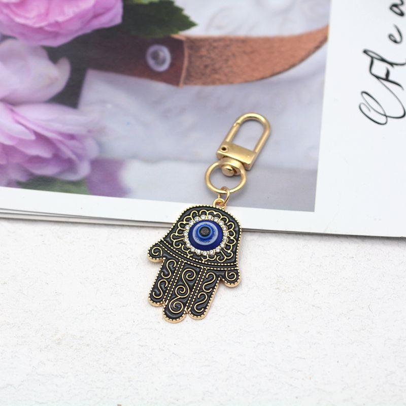 Fashion Retro Fatima's Hand Turkish Devil's Eye Pendant Key Chains for Women Men Friends Halloween Amulet Jewelry Accessory Gift