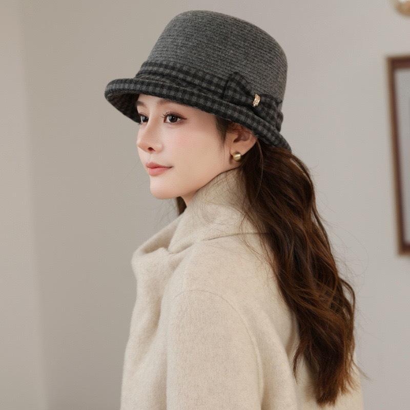 In the elderly hat female autumn and winter mother foreign gas velvet warm crimping basin hat British retro elegant bucket hat