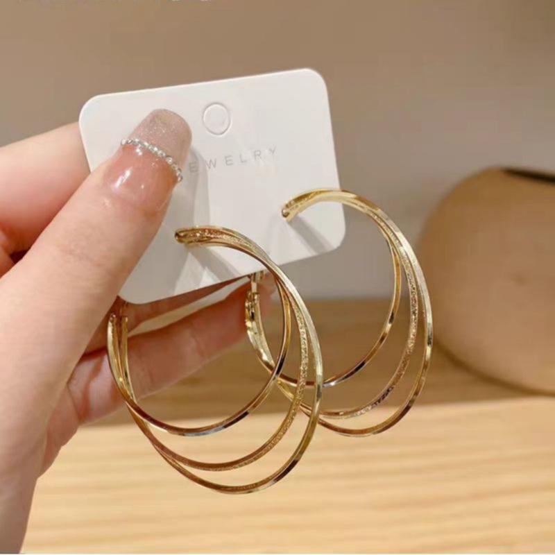 European and American Fashion High-end Atmospheric Earrings Trendy Cool Earrings Versatile Personalized Party Big Earrings Exquisite Commuter Earrings