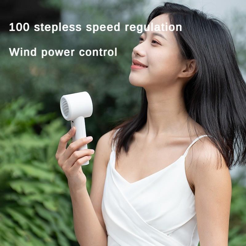 Tragbarer Outdoor-Handheld-Turbinen-Kleiner Ventilator Starker Wind USB-Handheld-Ventilator Haushalt Digitalanzeige Hochgeschwindigkeitsventilator 60*60*167mm