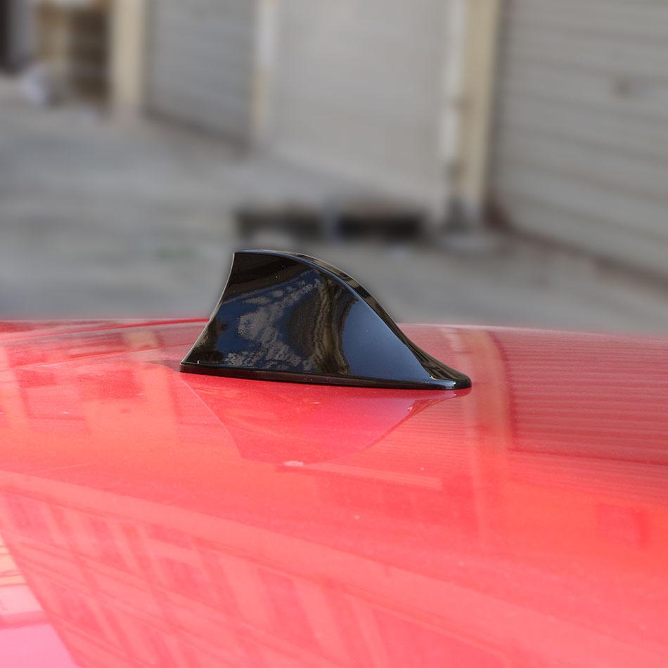 Universal Car Shark Fin Antenna Auto Radio FM Signal Aerials Roof Antennas for BMW/Toyota/Hyundai/VW/Kia/Nissan Car Styling