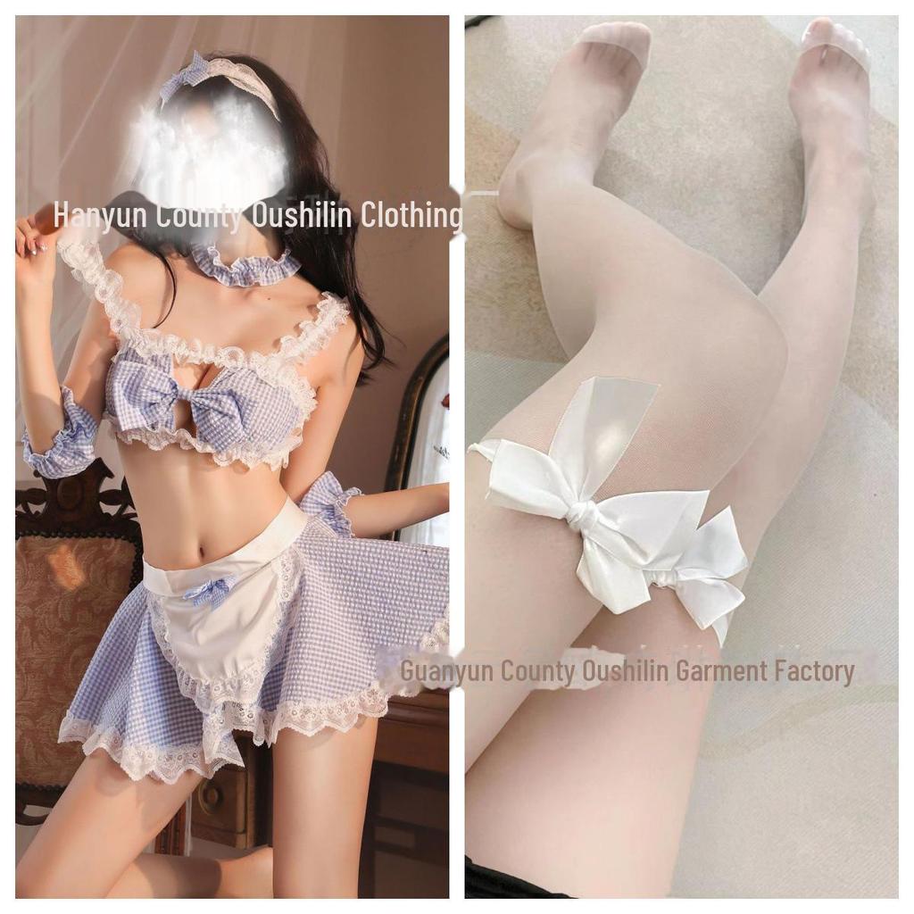 "Svůdné služebné prádlo": Károvaný set s kšandami s krajkovými a mašličkovými detaily"