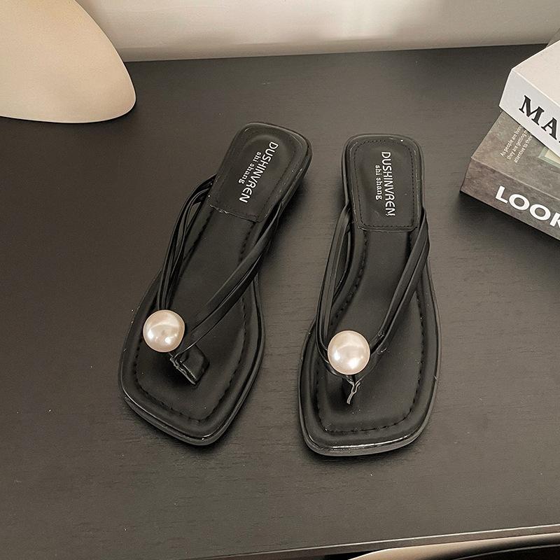 Internet celebrities popular soft-soled flip-flops shoes women wear 2024 summer new casual versatile beach sandals