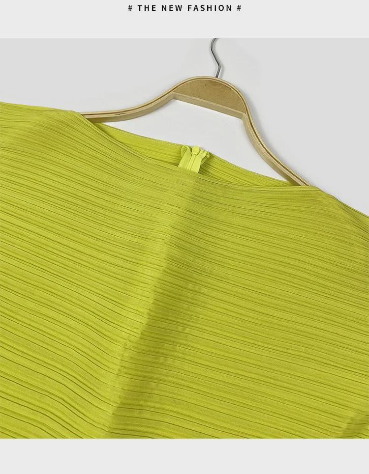 Women's Solid Color V-Neck Loose Pleated Mid-Length Dress for Spring 2025