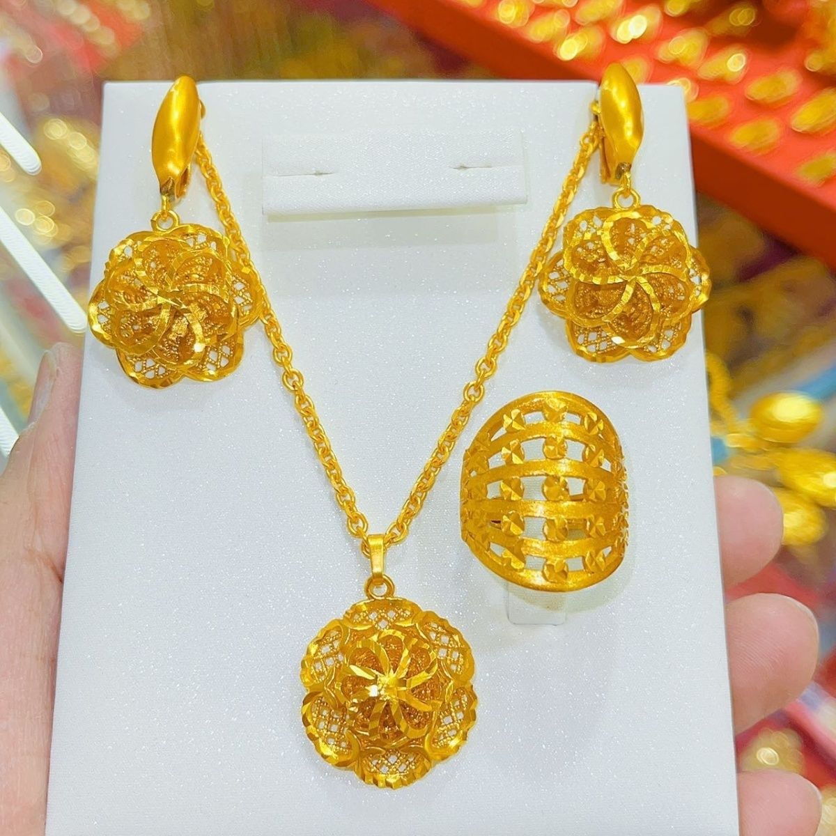 

Позолоченный комплект ювелирных изделий, женское ожерелье, серьги, кольцо, аксессуары для вечеринок из трех частей