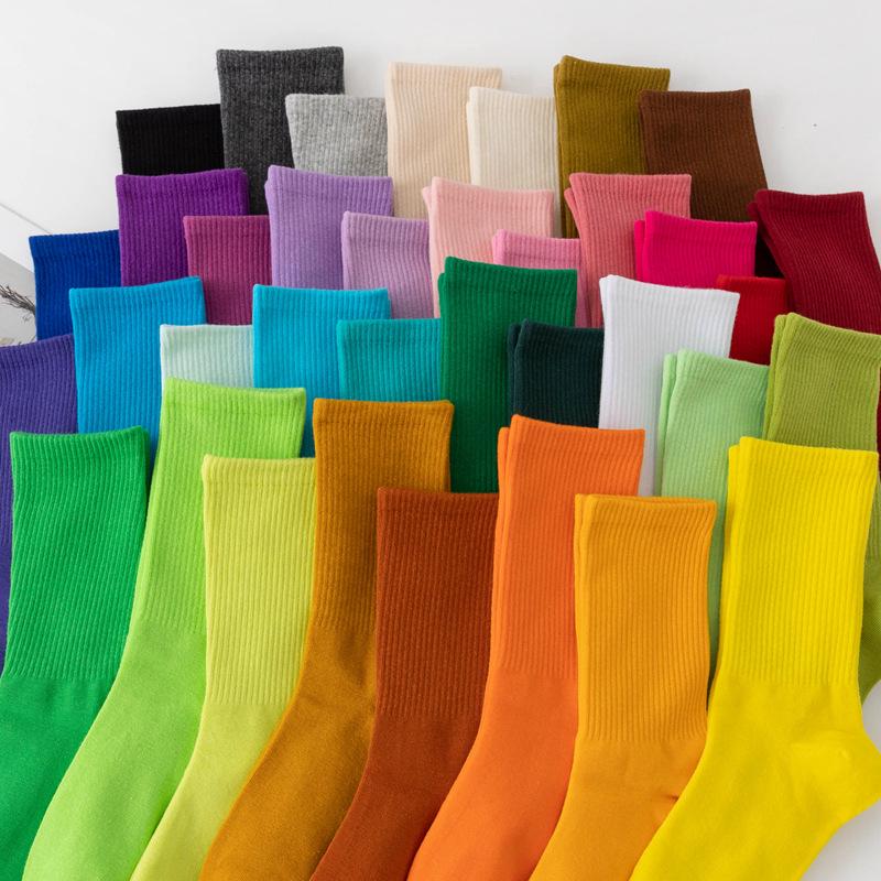 Trendige Damen Regenbogen Socken - Bunte Koreanische Style Süßigkeiten Mittelhohe Baumwollsocken