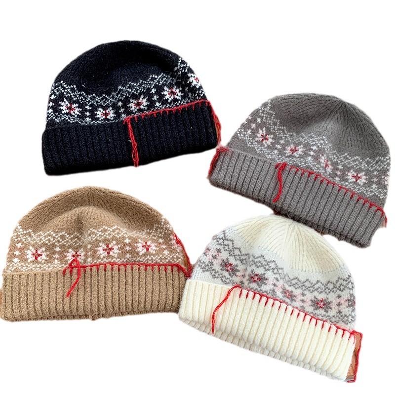 Retro mixed-color crochet wool hat for women, warm in autumn and winter, big head circumference and small knitted ear protection hat