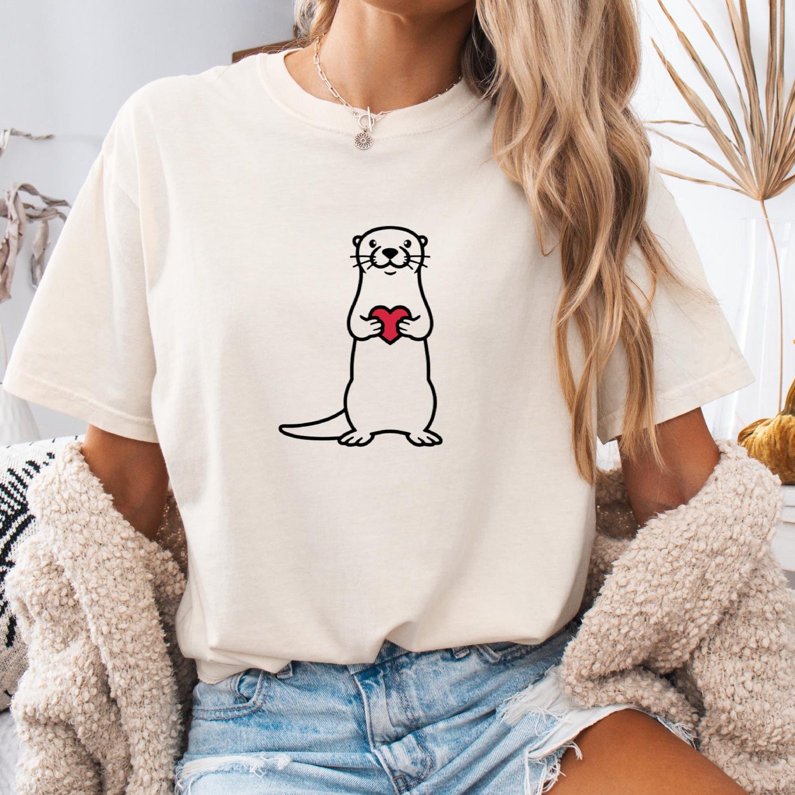 Cute Otter Shirt with Heart, Otter Love Tee, Funny Animal Shirt, Minimal Otter Graphic, Comfort Colors Unisex T shirt L