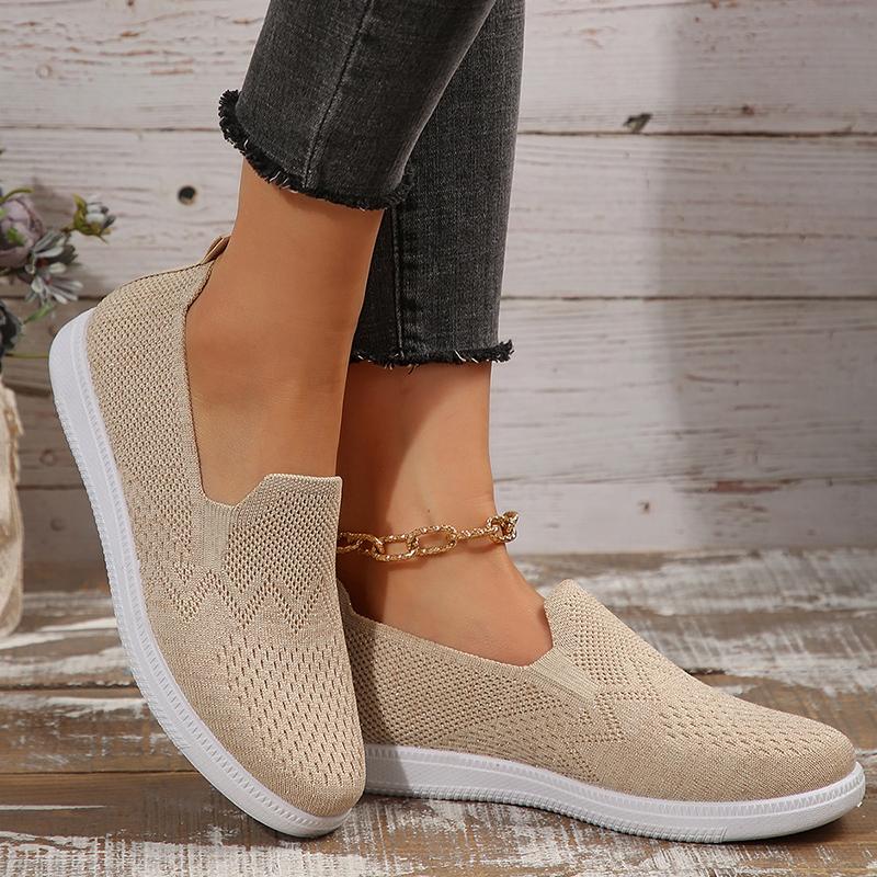 Lightweight Soft Sole Walking Shoes for Women Summer Breathable Mesh Knit Flats Sneakers Woman Comfortable Slip On Casual Shoes