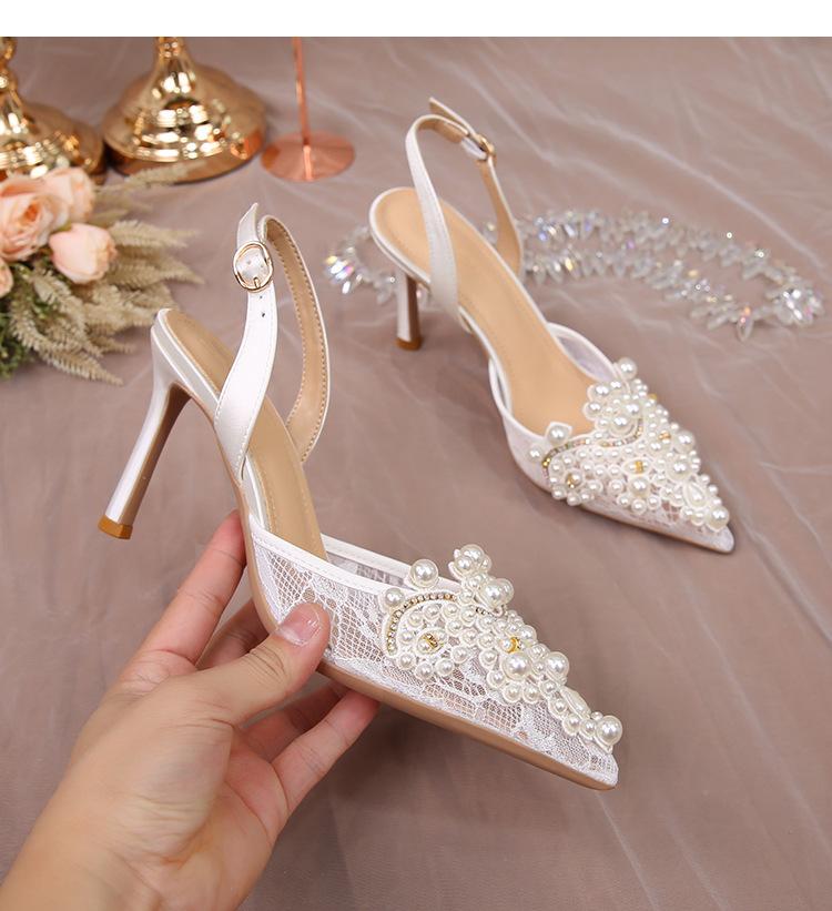2025 Chaussures de Mariage Blanches Chaussures de Demoiselle d'Honneur Chaussures en Dentelle pour Femmes Escarpins à Talons Hauts Mode Perle
