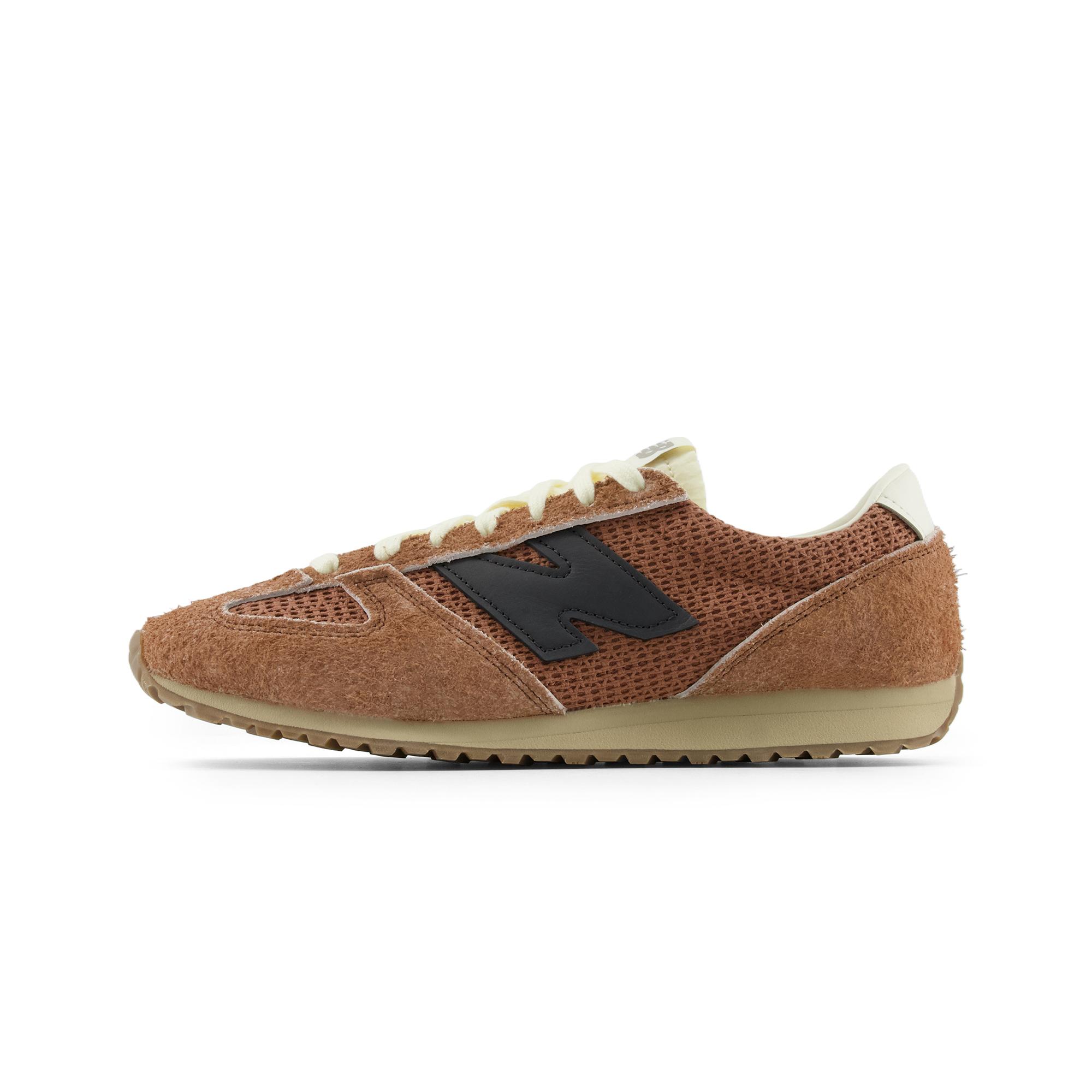 New Balance suede panelled sneakers 42