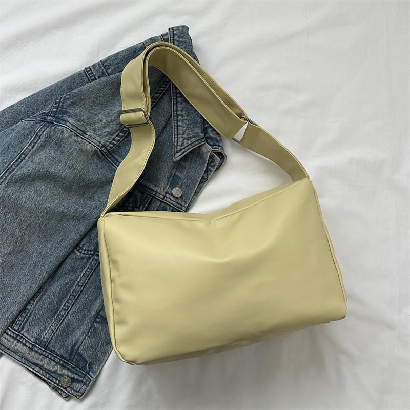 

Elegant White Tote Bag For Women Modern Minimalist Design Versatile Shoulder Bag жовтий