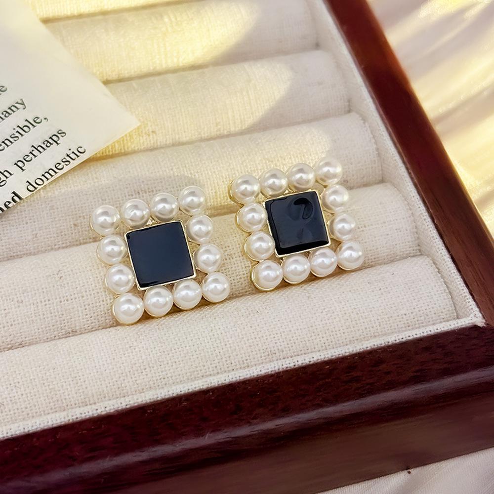 

Елегантні французькі сережки-квіти з перлів Срібна голка : Вишукана, Розкішна, Легка Мода для Жінок