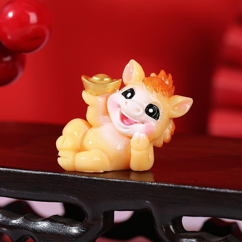 Pack of 1/2 Lifelike Chinese Zodiac Horse Ornaments, 2026 Resin Miniature Mascot Figures