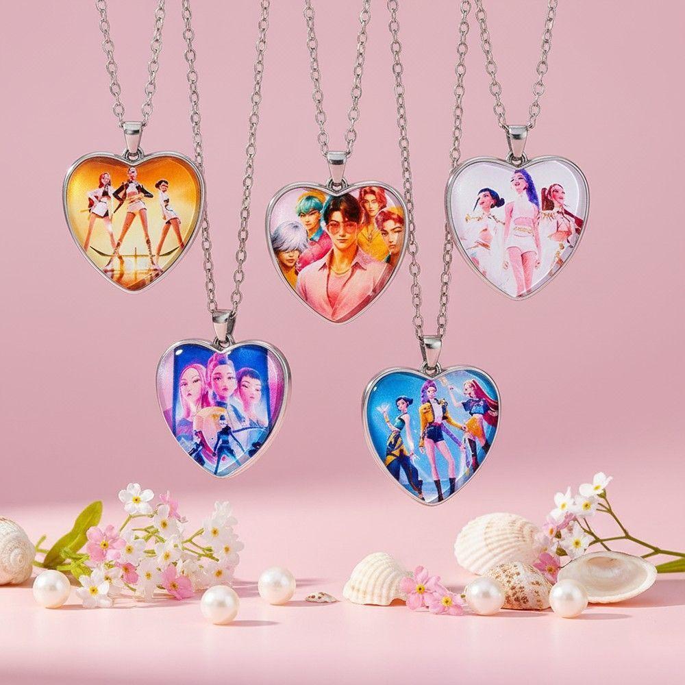 Hunter Girls Theme Heart-Shaped Pendant Necklace with Glass Cover—Exquisite Gift Jewelry
