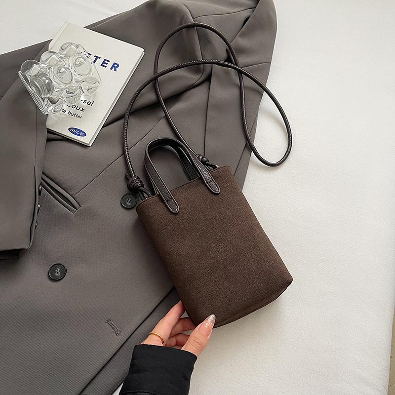 Осенняя мода сумка для мобильного телефона женская через плечо новая нишевая портативная сумка-ведро нишевая мода маленькая сумка