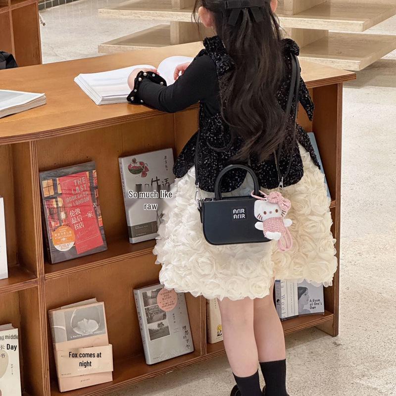 Ретро мини кроссбоди сумка на плечо для девочек Miu Miu с держателем для помады в стиле Чжан Юаньин.