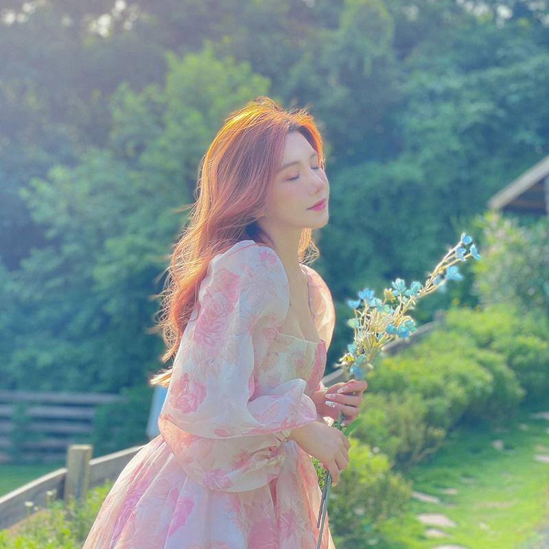 Women's Summer Design Cute Fresh Dress Elegant and Beautiful Bubble Sleeve Square Neck Fairy Dresses