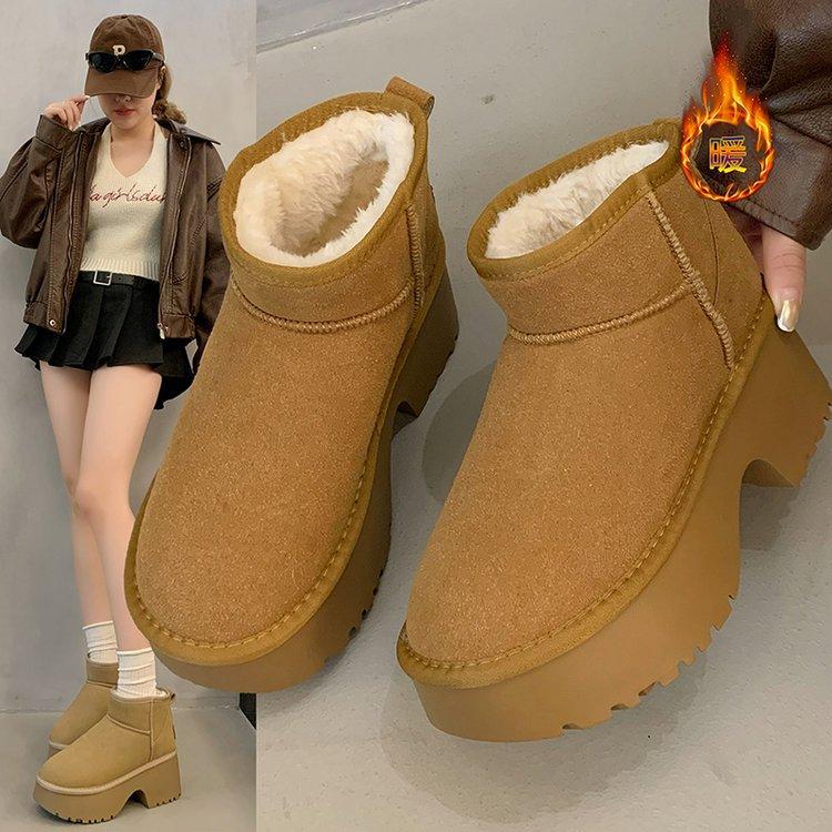 

Thick-soled snow boots for women s winter 2025 new velvet and thicker casual Northeast large cotton shoes, foot cover and warm short boots for women 40 малиновый