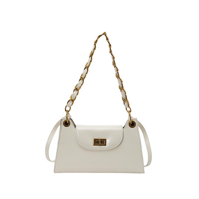 Fashionable Niche Square Bag with A Soft and Casual Feel, An Underarm Bag with A Chain Strap, A Crossbody Bag