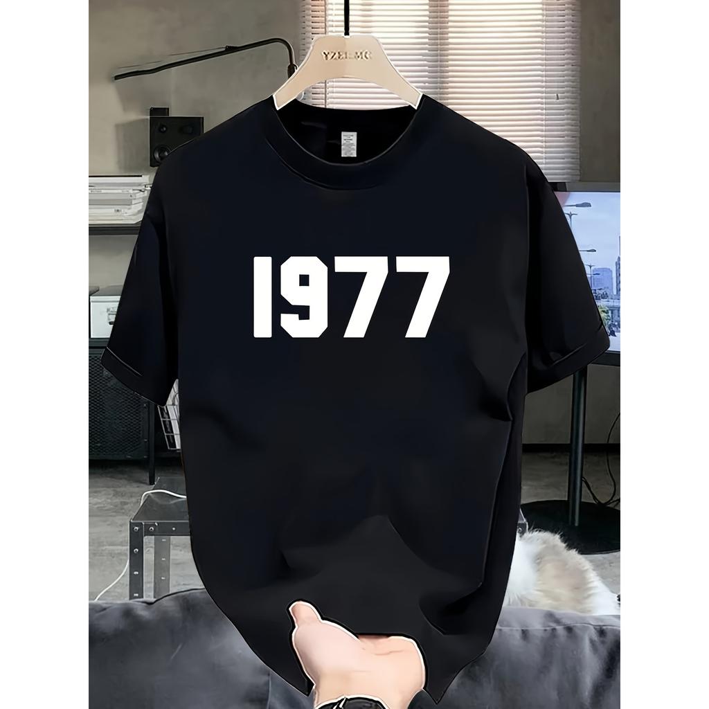 T-shirt da uomo minimalista retrò con stampa a blocchi "1977", top casual a maniche corte streetwear