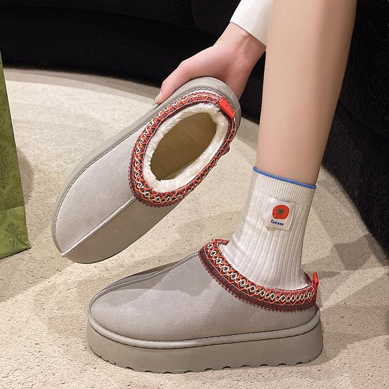 Fashion Winter Plush Shoes for Women Easy to Wear Snow Boots Suede Warm Soft Outdoor Plush Slippers Women Solid Color Thick Soled Shoes