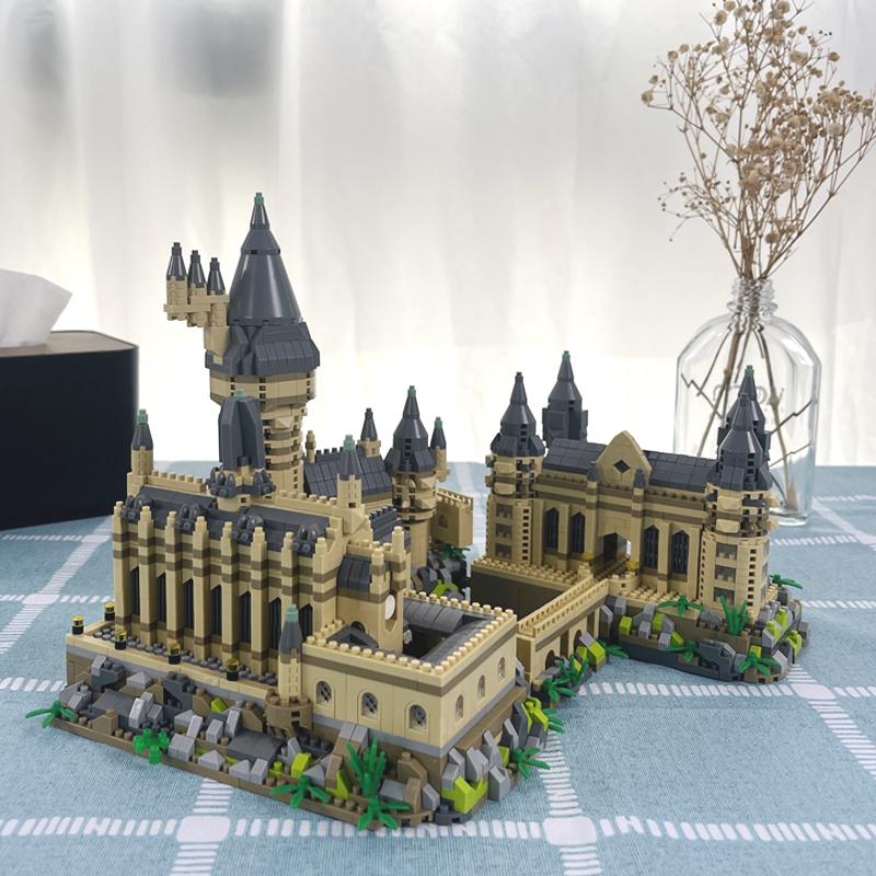 Mikro-Bausteine Hogwarts-Schule Harry Potter Schloss Steine Spielzeug für Jungen Mädchen Kinder Erwachsene Weihnachtsgeschenke DIY-Spielzeug 3000+ Stück
