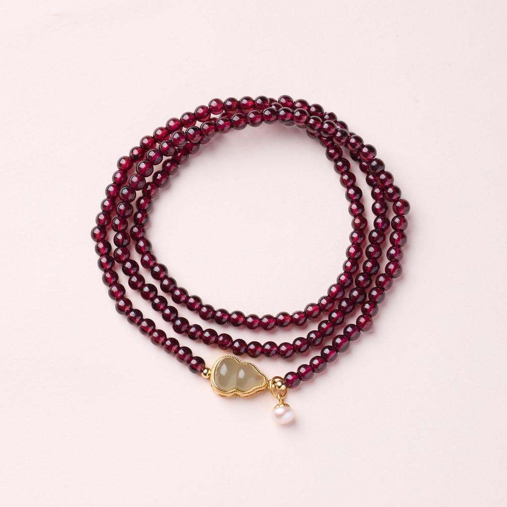Natural Three-ring Garnet Bracelet for Women, Crystal Hetian Jade Bracelet, Gift, Light Luxury, Niche, Simple and Versatile Jewelry