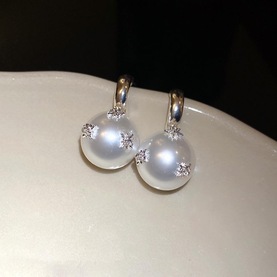 Silver needle zircon pearl C-shaped earrings French retro simple fashion temperament earrings light luxury high-end earrings women