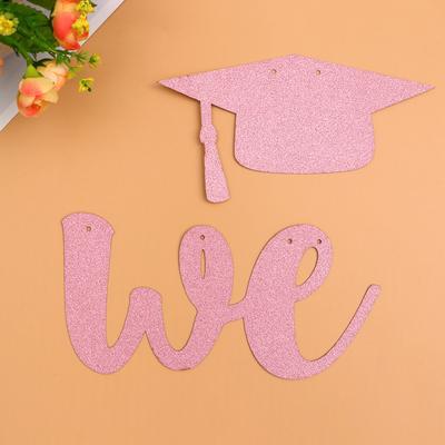 2 Stück Kreatives Abschlussbanner für die Abschlussfeier Roségold Glitzerpapier Hängende Girlande Doktorhut Flagge Foto Hintergrund