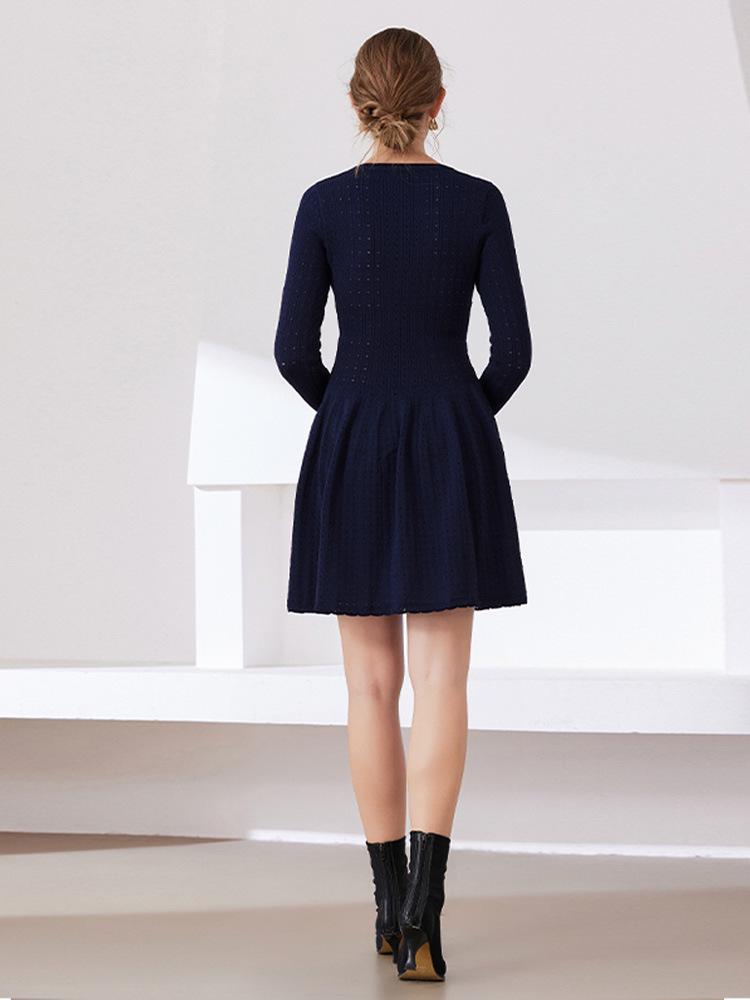 2025 Autumn Floral Bell Sleeve Slim Mid-Length Dress