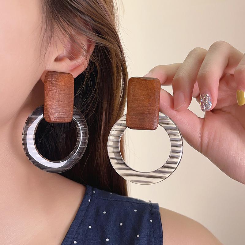 Náušnice s třásněmi ve tvaru kapky vody s dřevěnými korálky Silver Needle Etnický styl Retro Jednoduché puzetové náušnice Temperamentní náušnice Dámské Niche