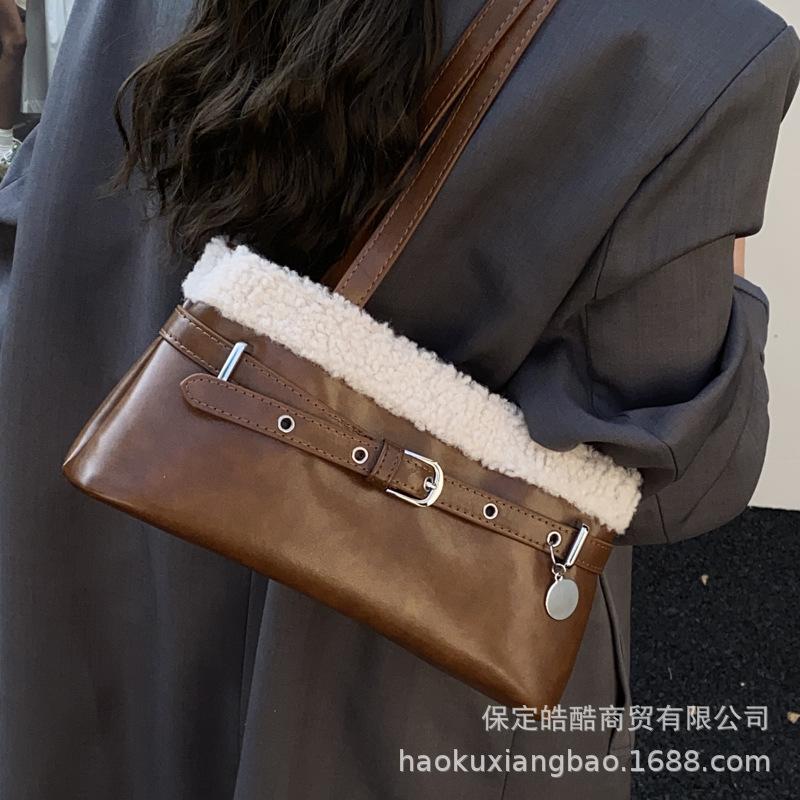 

2025 new retro premium sense simple commuter baguette bag large capacity niche design fashionable shoulder armpit bag коричневый