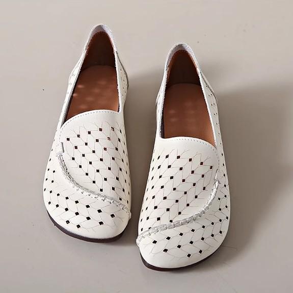 Spring 2025 new casual sandals women's retro hollow soft sole non-slip flat bottom hole shoes mother shoes