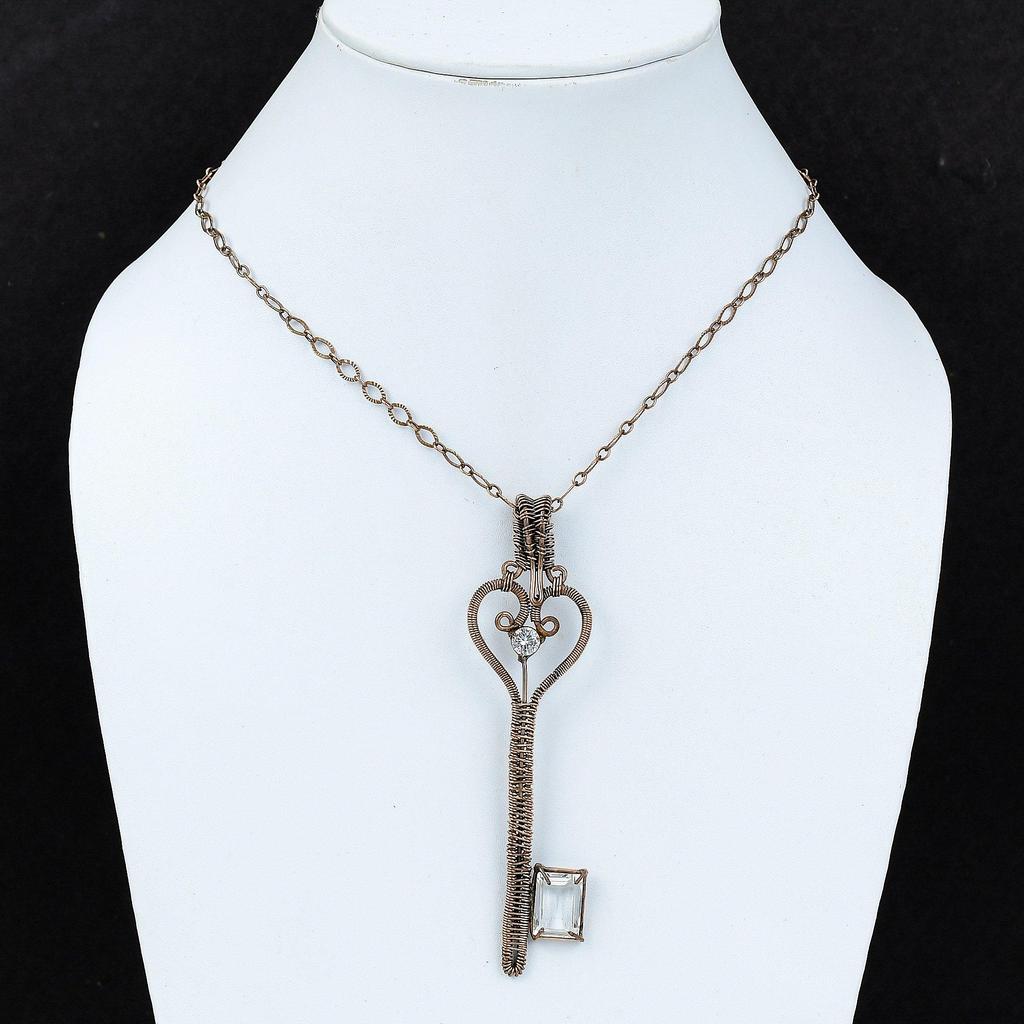 Schlüsselförmiger, facettierter weißer Topas-Edelstein, reiner Kupferdraht, umwickelt, handgefertigter Anhänger-Schmuck