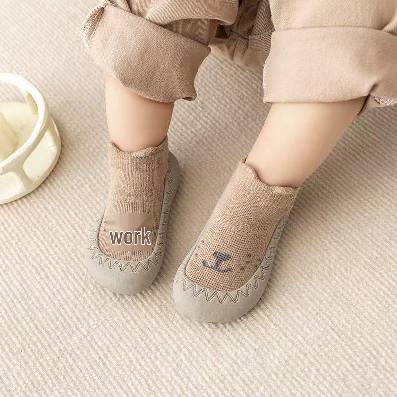 

Toddler Soft Sole Non-Slip Unisex Baby Shoes, Indoor Lightweight Sock Shoes with Cartoon Patterns, for Ages 0-3 Years. 12 cm кавовий