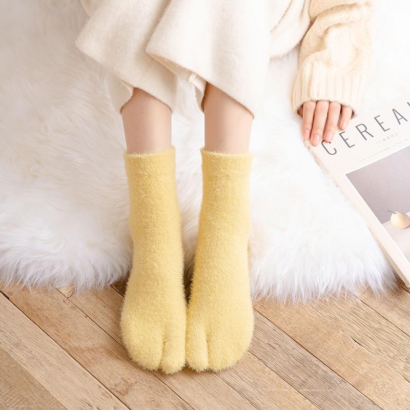 3 Pairs Woman Girl Winter Tabi Socks Short Tube Warm Two Toed Sock Thick Soft Cozy Plush Solid Color Split Toe Bed Sleep Socks