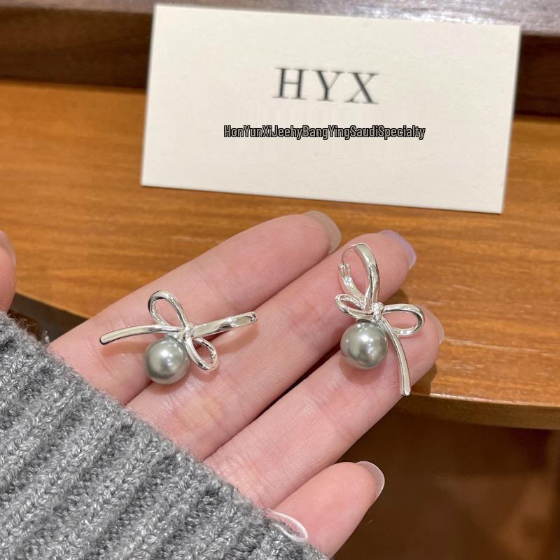 French Elegance: High-End Gray Pearl Bow Earrings - Luxurious, Versatile, and Exquisite