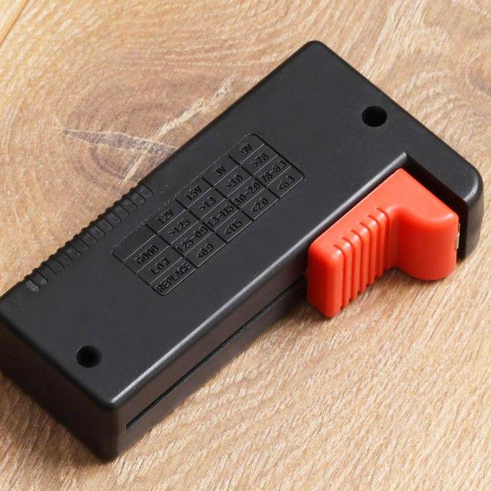 Tester Universale per Batterie AA, AAA, C, D, 9V e Batterie a Bottone