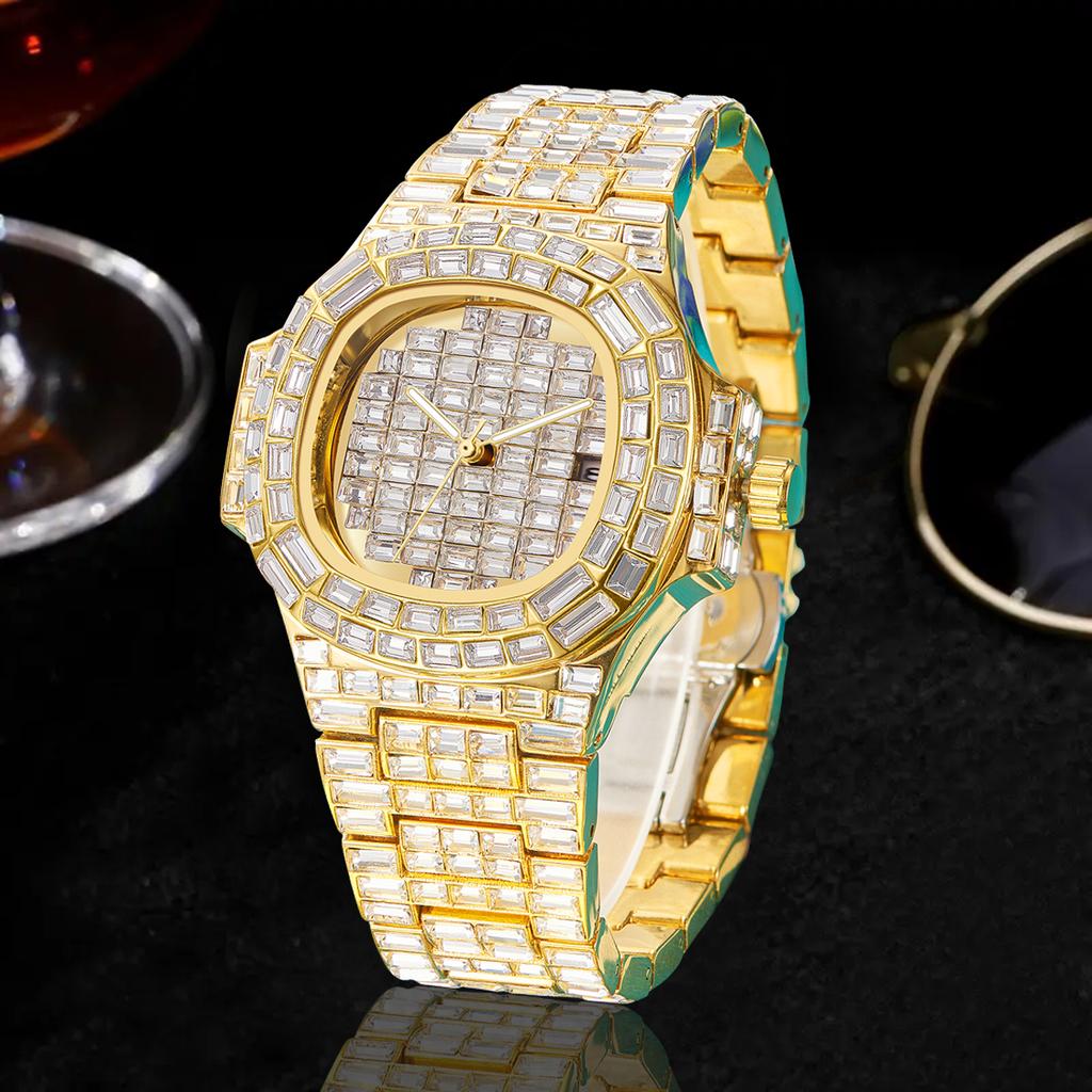 Men's Quartz Watch, with Star-Shaped Diamonds Set, Luxurious Business Calendar with Night Light and Water Resistance. A Great Gi