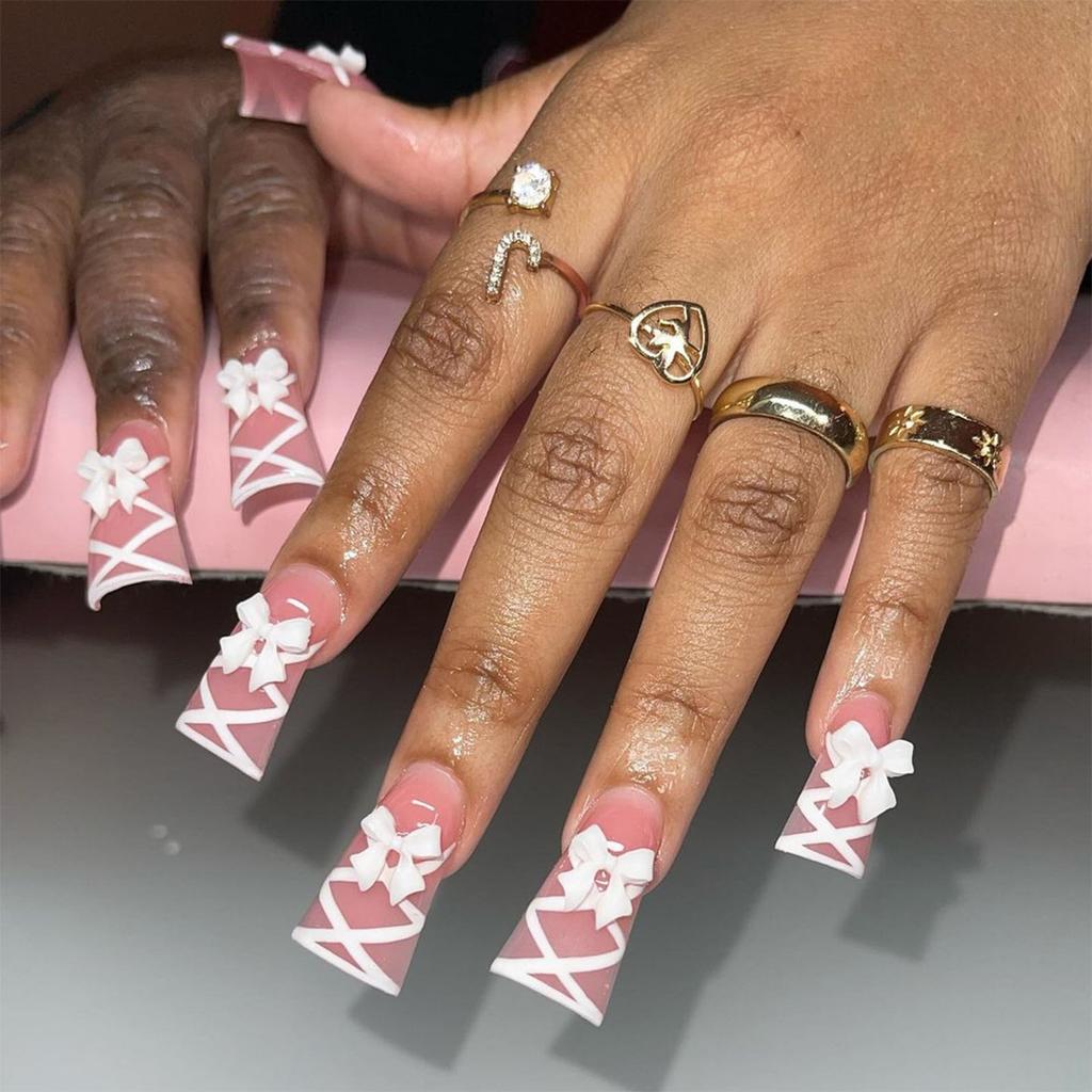 24 Stück Entenschnabel-förmige Falsche Nägel Gold Schmetterling Strass-Design Falsche Nagelspitzen Tragbare Vollabdeckung French Press-on Nägel