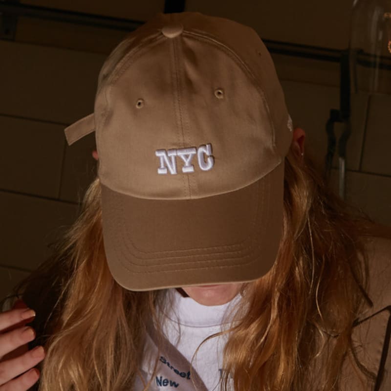 

STHU Beige `NYC` Embroidery Cap Free